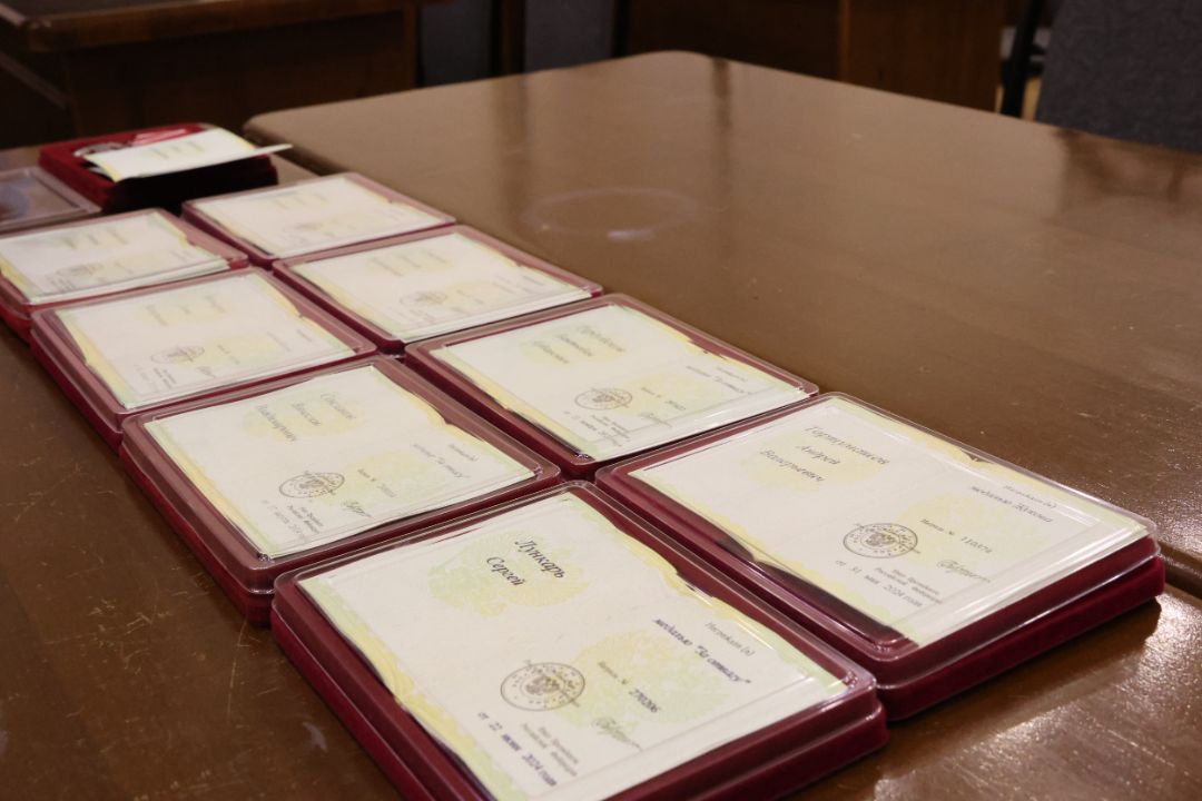 В Абакане семьям погибших участников СВО вручили государственные награды
